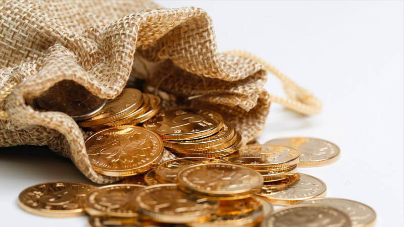 Gold jewelry as collateral for instant loans